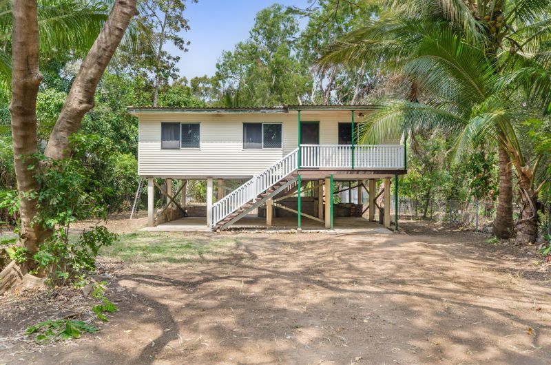 14 Island St, Saunders Beach, QLD 4818