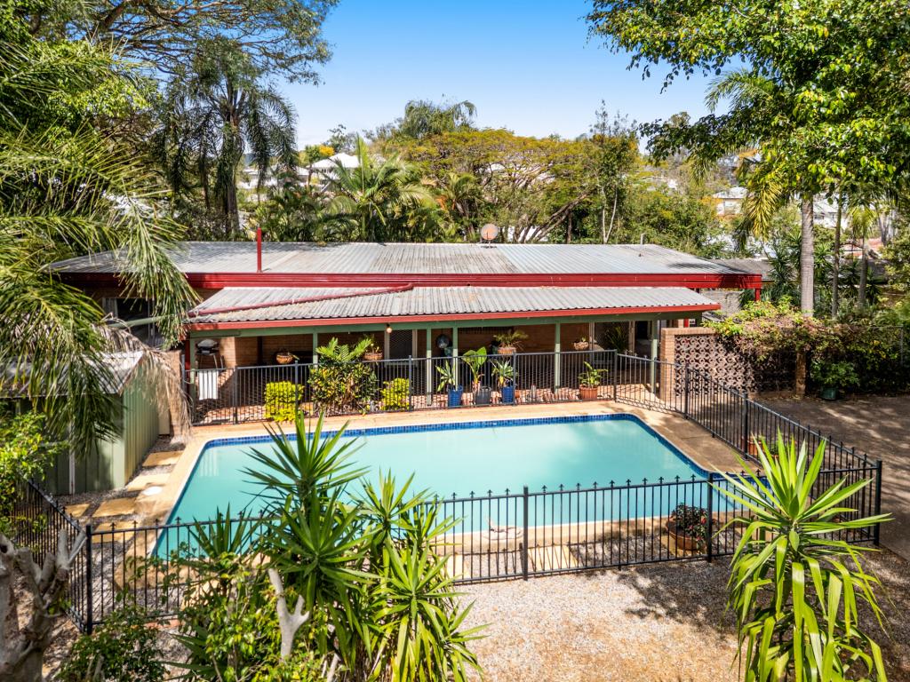 15 Acfold St, Norman Park, QLD 4170