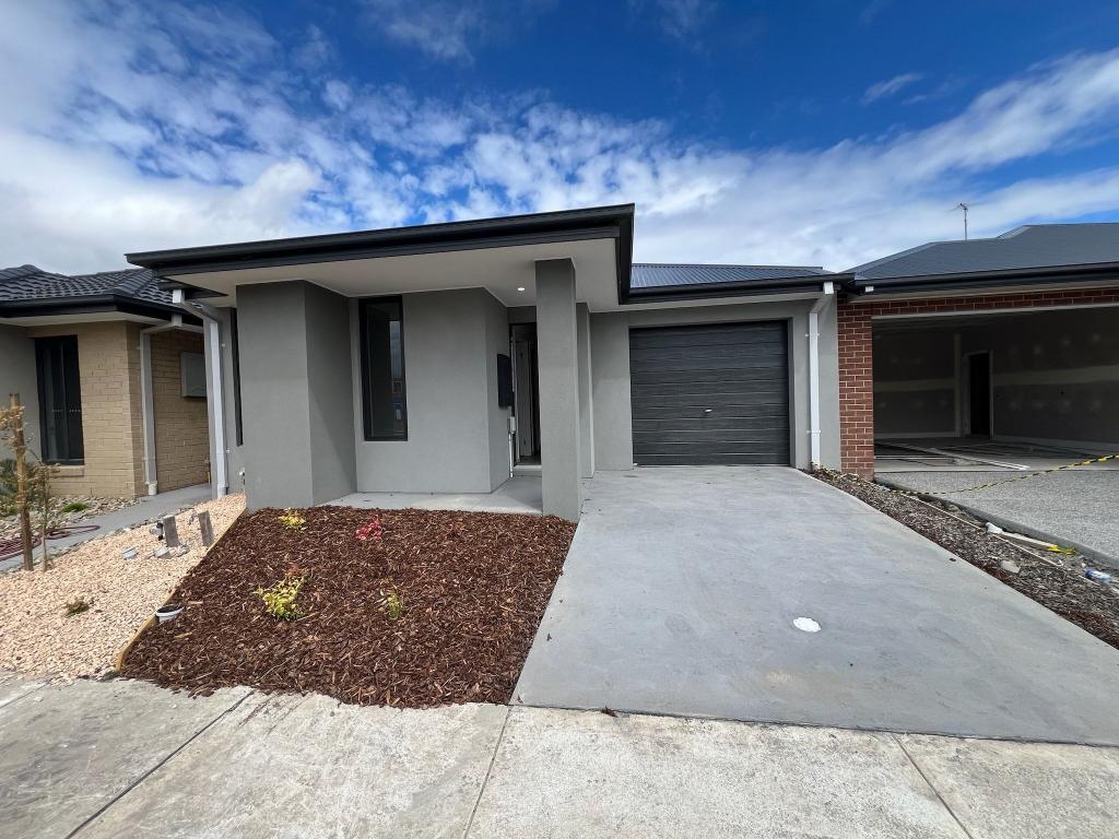 35 Mound Ave, Donnybrook, VIC 3064