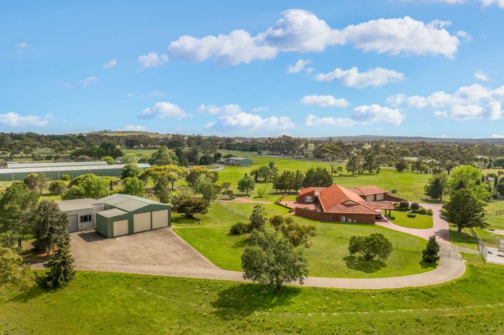 145 DUNCANS LANE, DIGGERS REST, VIC 3427