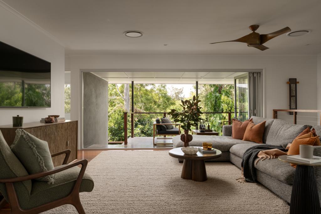 77 School Rd, The Gap, QLD 4061