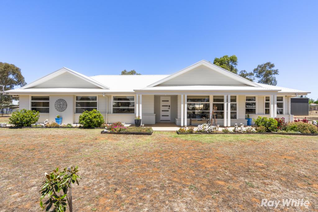 37 Broad St, Old Junee, NSW 2652