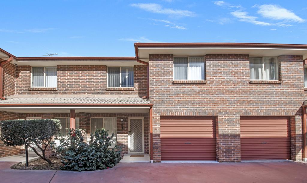 27/38 HILLCREST RD, QUAKERS HILL, NSW 2763