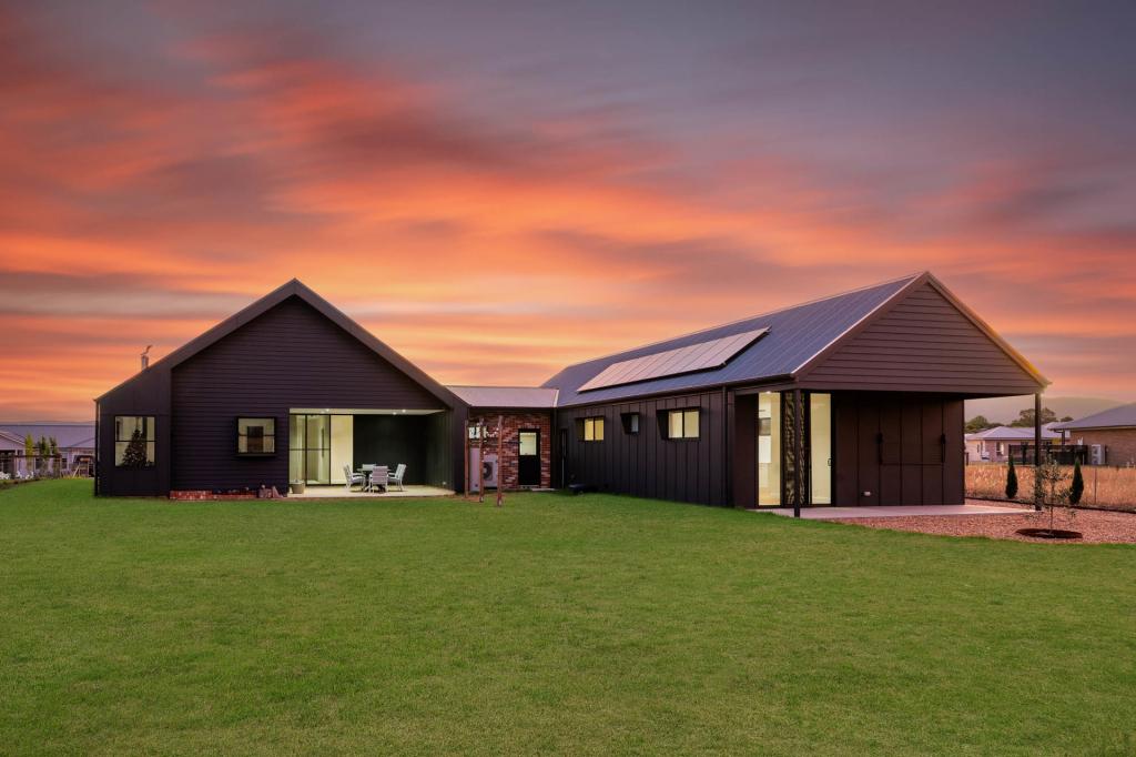 39 Webster St, Bombira, NSW 2850