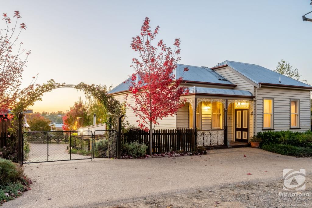 12a Kerferd Rd, Beechworth, VIC 3747