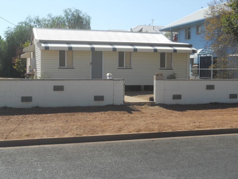 84 West St, Mount Isa, QLD 4825