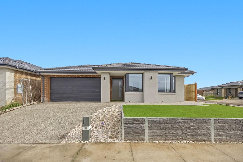 2 Tyrian Dr, Clyde, VIC 3978