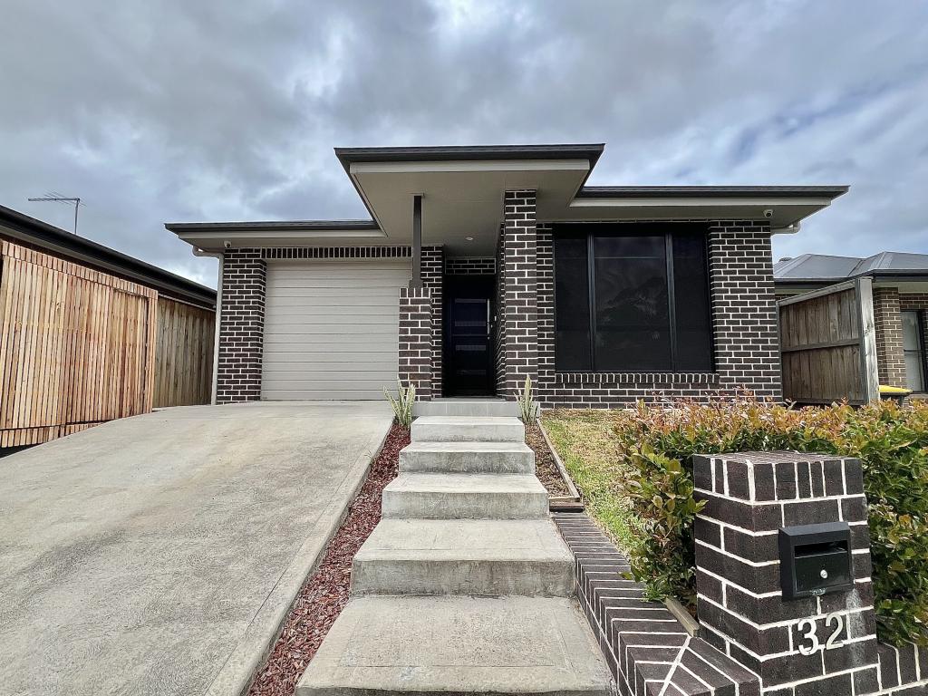 32 Creigan Rd, Bradbury, NSW 2560