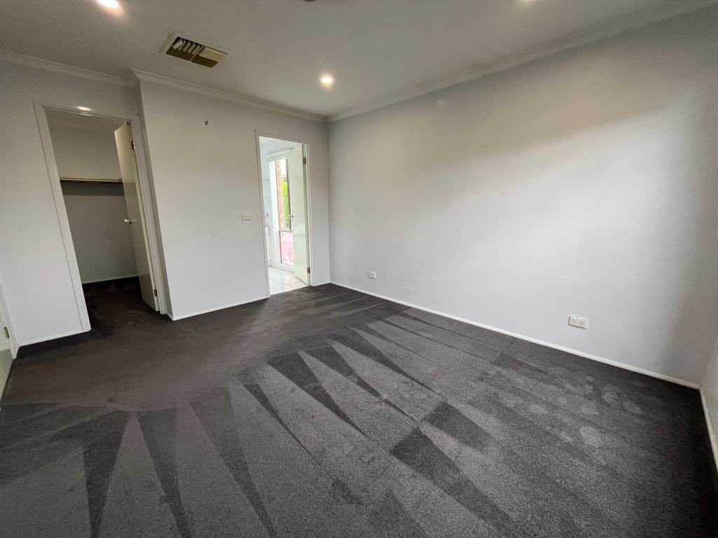 46 Mariner Cl, Cranbourne North, VIC 3977