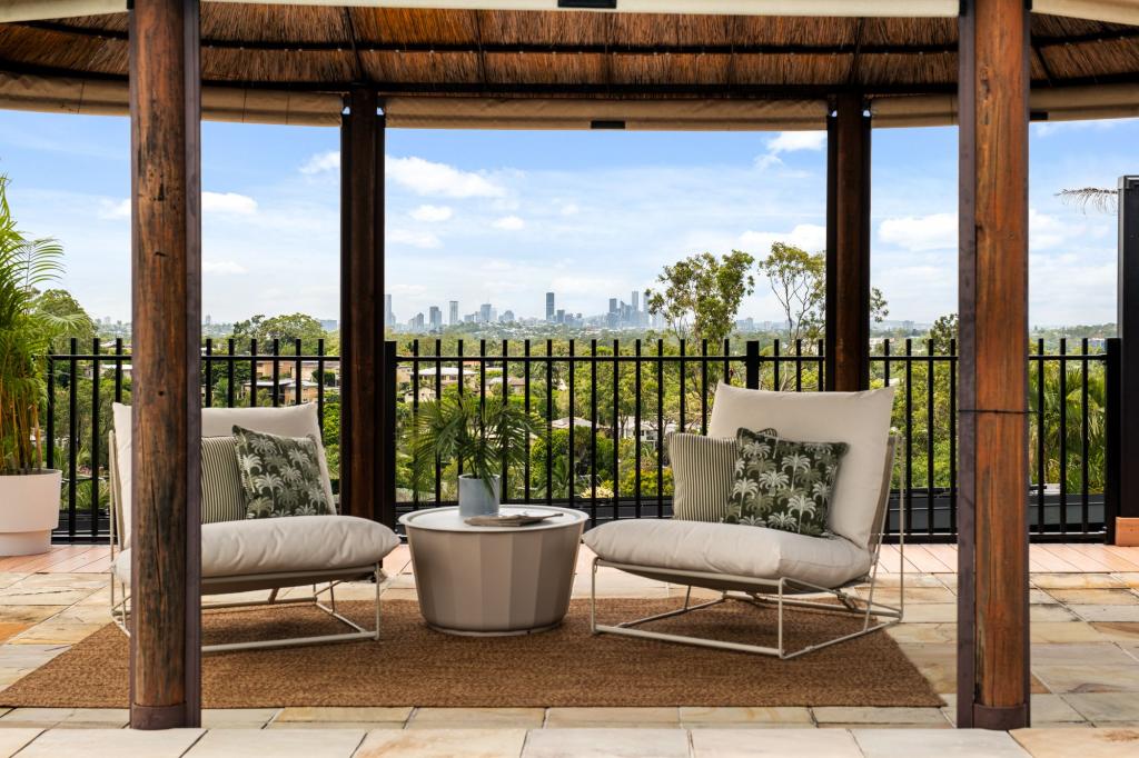 1024 South Pine Rd, Everton Hills, QLD 4053