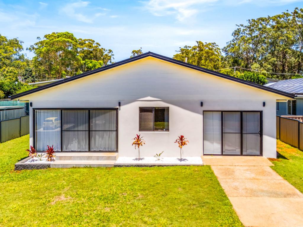 80 JACKSON RD, RUSSELL ISLAND, QLD 4184