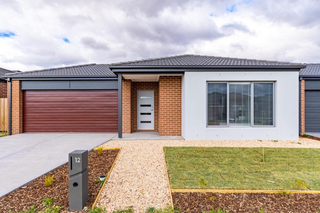 12 Maclaren Dr, Melton South, VIC 3338