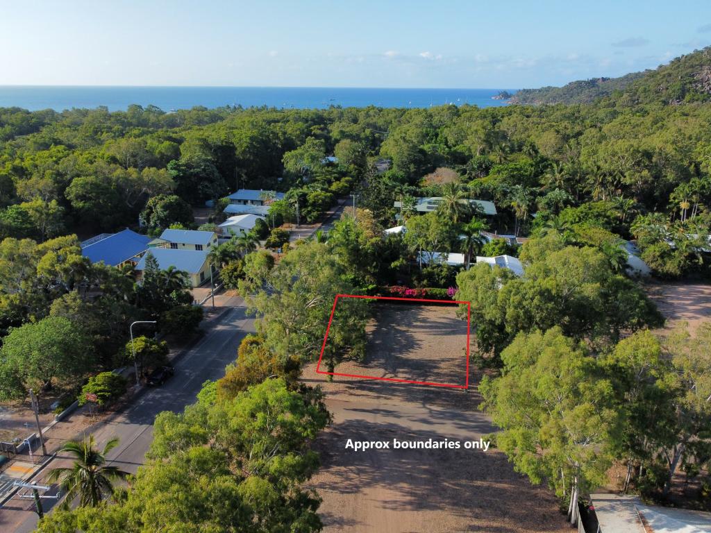 54 Horseshoe Bay Rd, Horseshoe Bay, QLD 4819