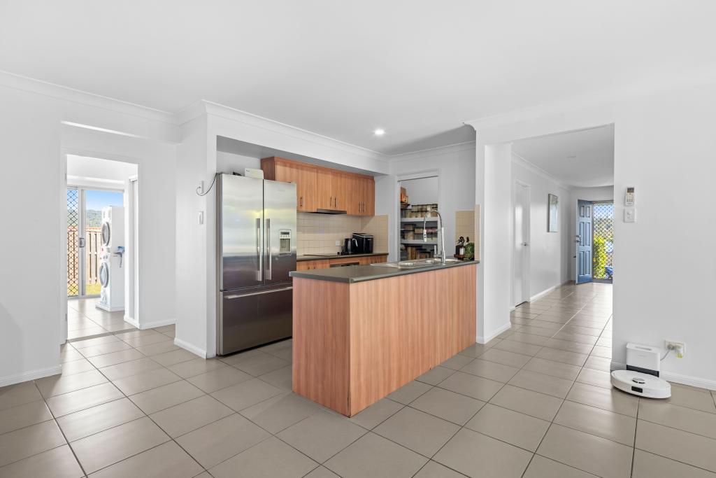 256 Universal St, Oxenford, QLD 4210