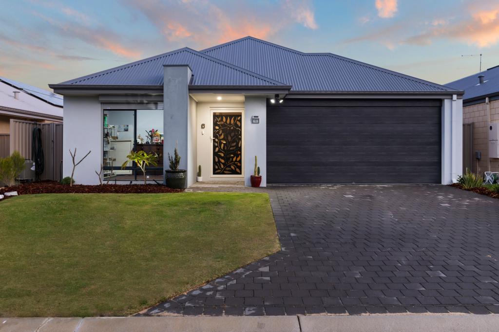 15 BROADGATE BVD, YANCHEP, WA 6035