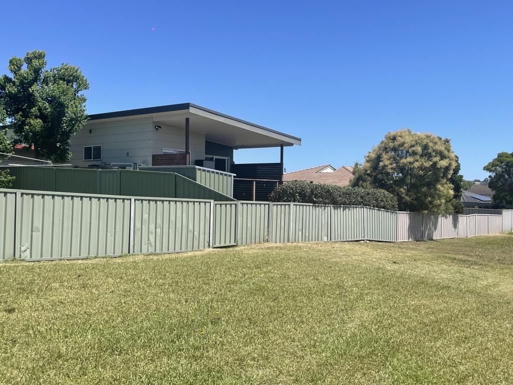 33 Decora Cres, Warabrook, NSW 2304