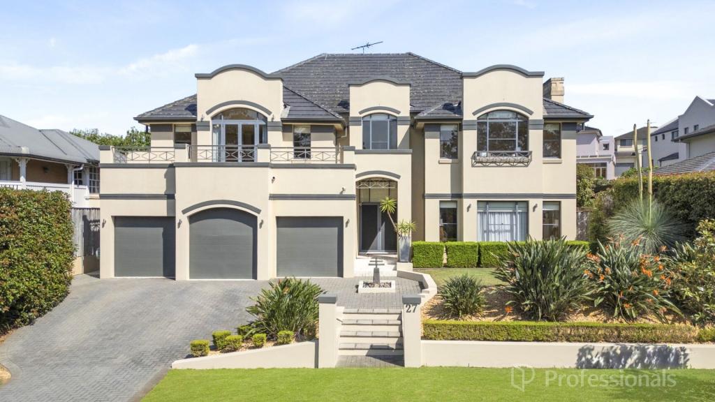 27 Strathwallen Cl, Macquarie Links, NSW 2565