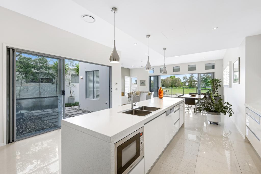 2016 The Boulevarde, Benowa, QLD 4217