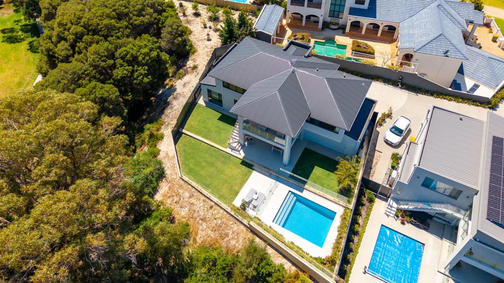 17a Queenscliff Ct, Kallaroo, WA 6025