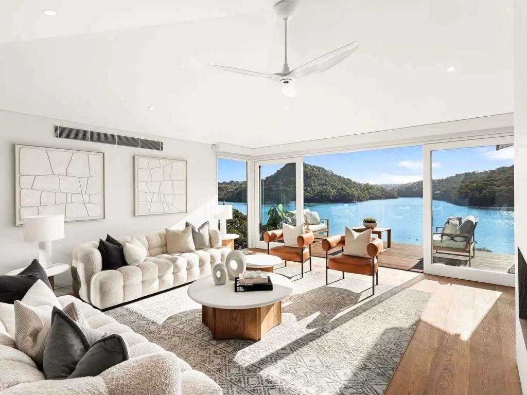 349 Edinburgh Rd, Castlecrag, NSW 2068