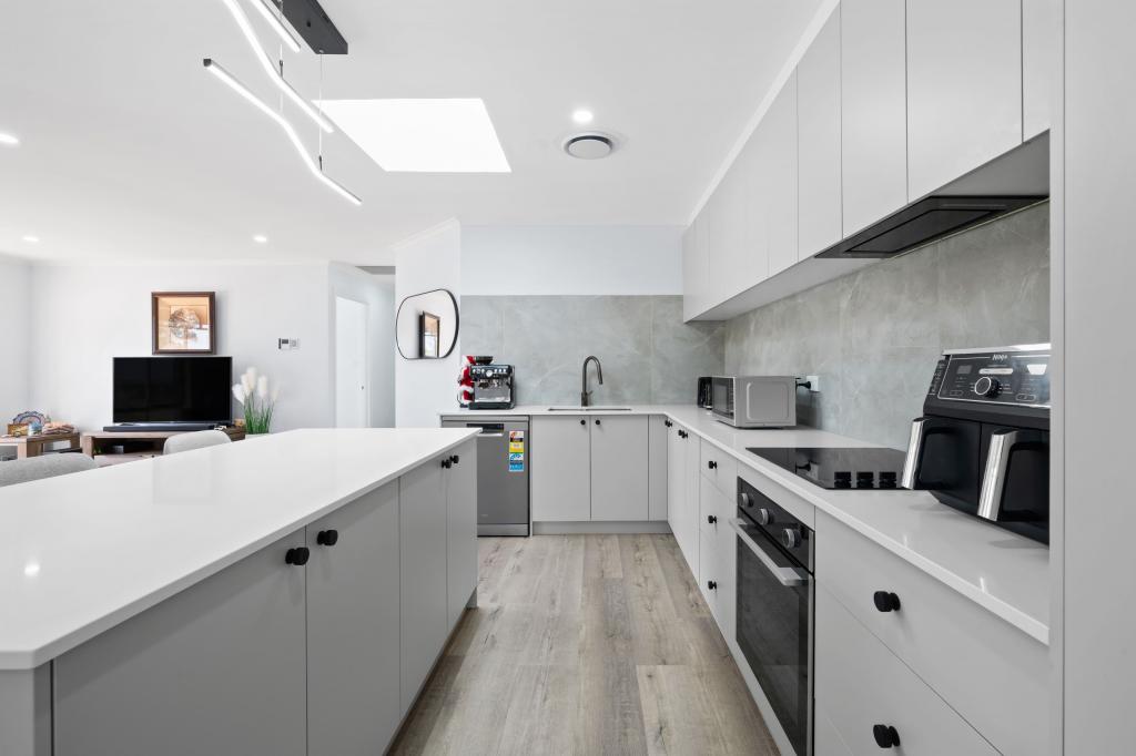 10a Hansen Cct, Isaacs, ACT 2607