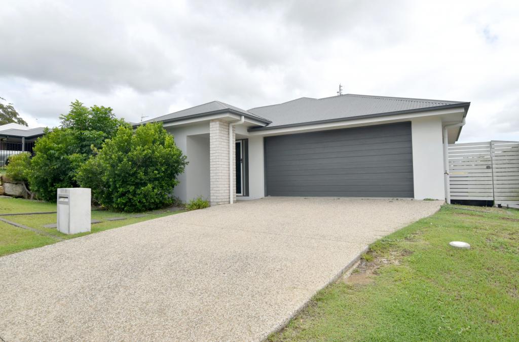 16 Jardine Cres, Boyne Island, QLD 4680