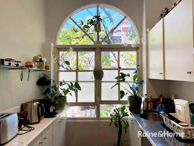 4/10 HUGHES ST, POTTS POINT, NSW 2011