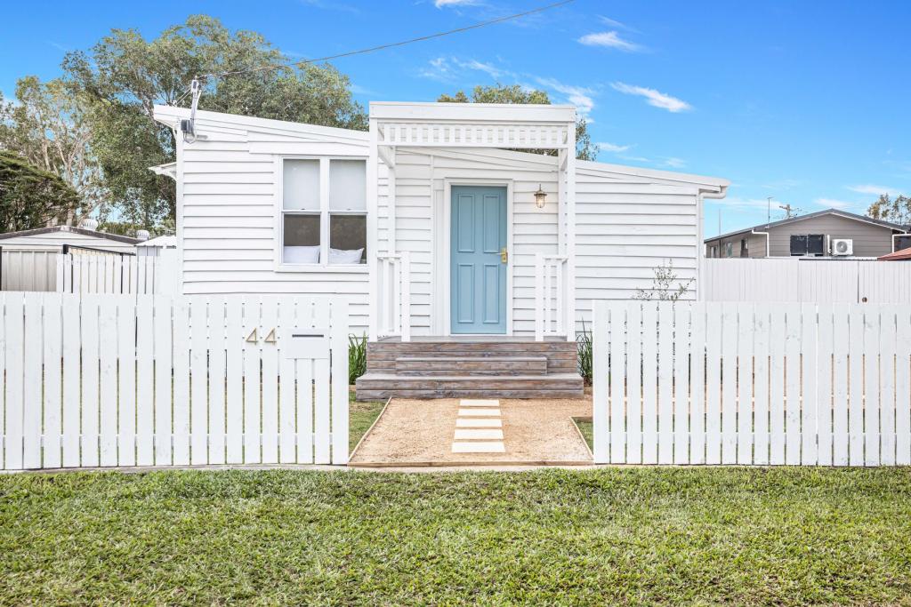 44 Ranald Ave, Ningi, QLD 4511
