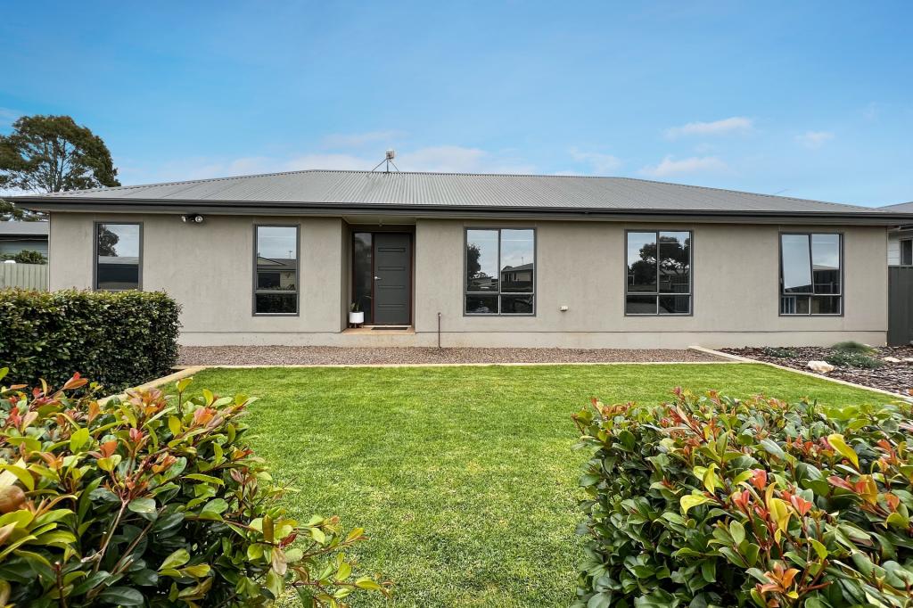 28 Natasha Dr, Poonindie, SA 5607