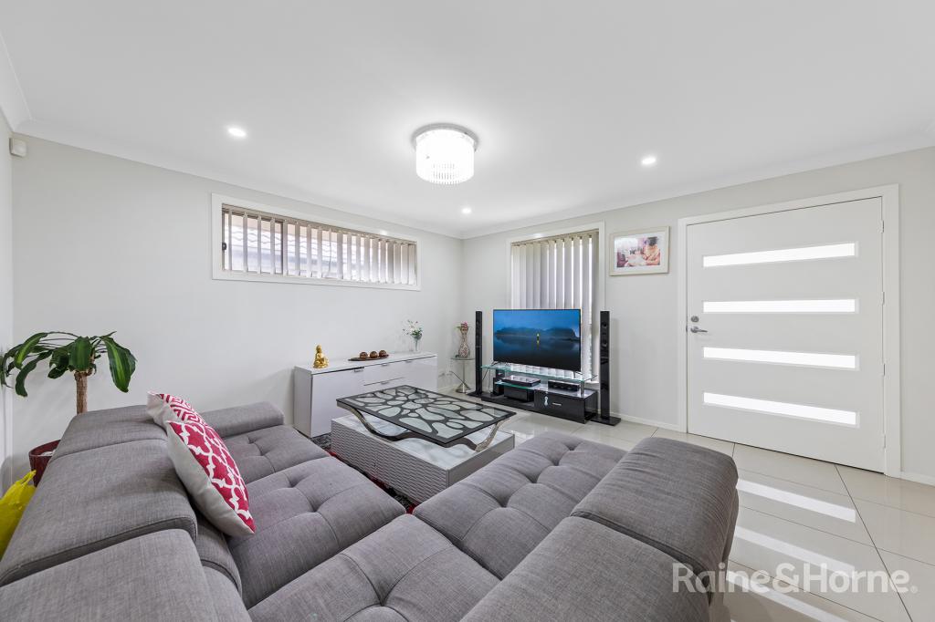 11 GRAMPIAN AVE, MINTO, NSW 2566