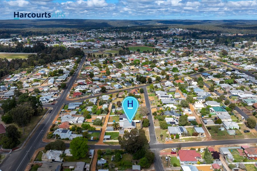 8 Swanstone St, Collie, WA 6225