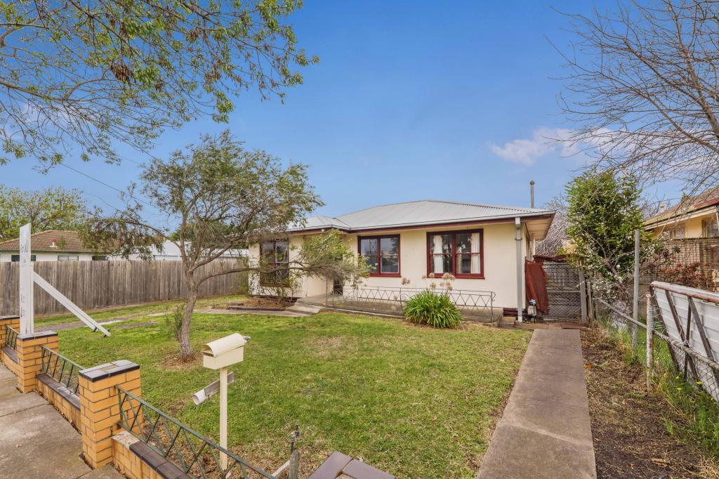 1 Swallow Cres, Norlane, VIC 3214