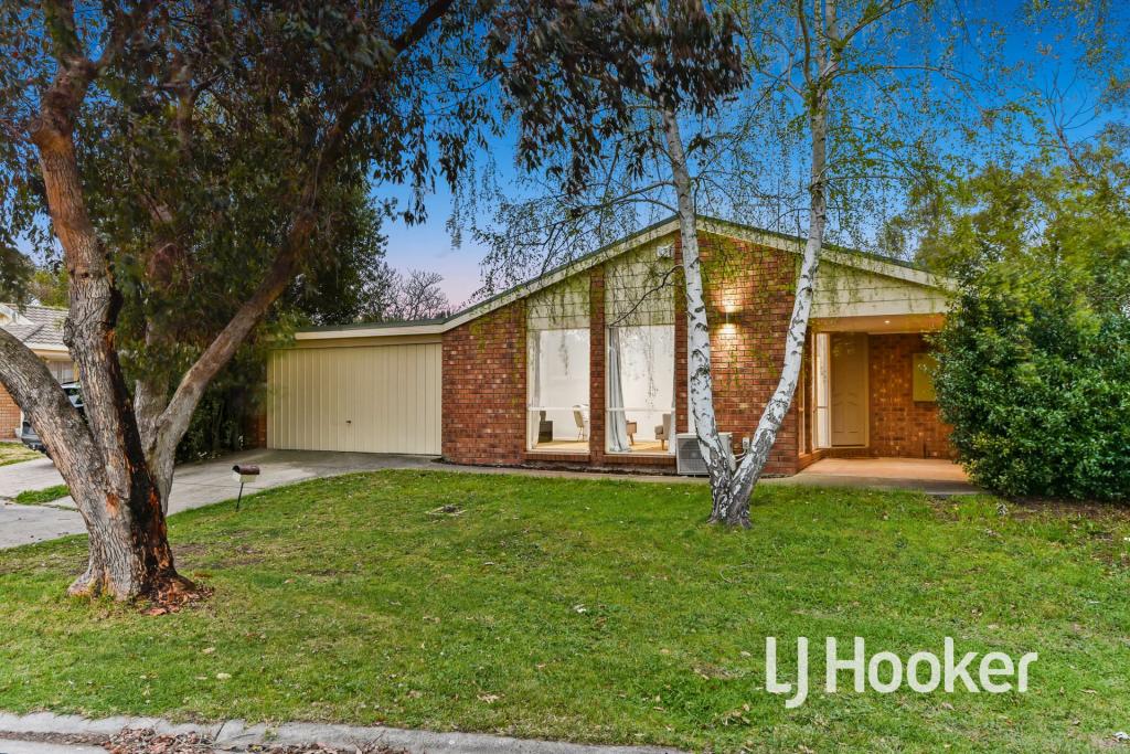 28 Pommel St, Pakenham, VIC 3810