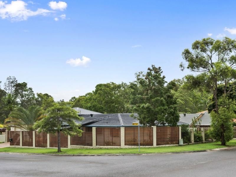 28 Meadowbank St, Carindale, QLD 4152