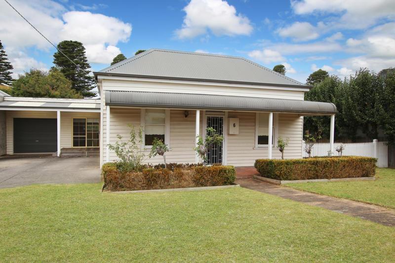 6 Earle St, Port Fairy, VIC 3284