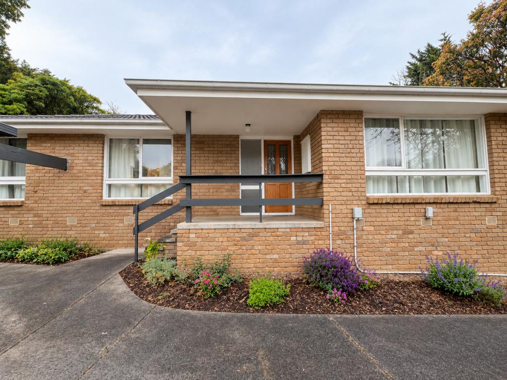 27 Sycamore Cres, Boronia, VIC 3155