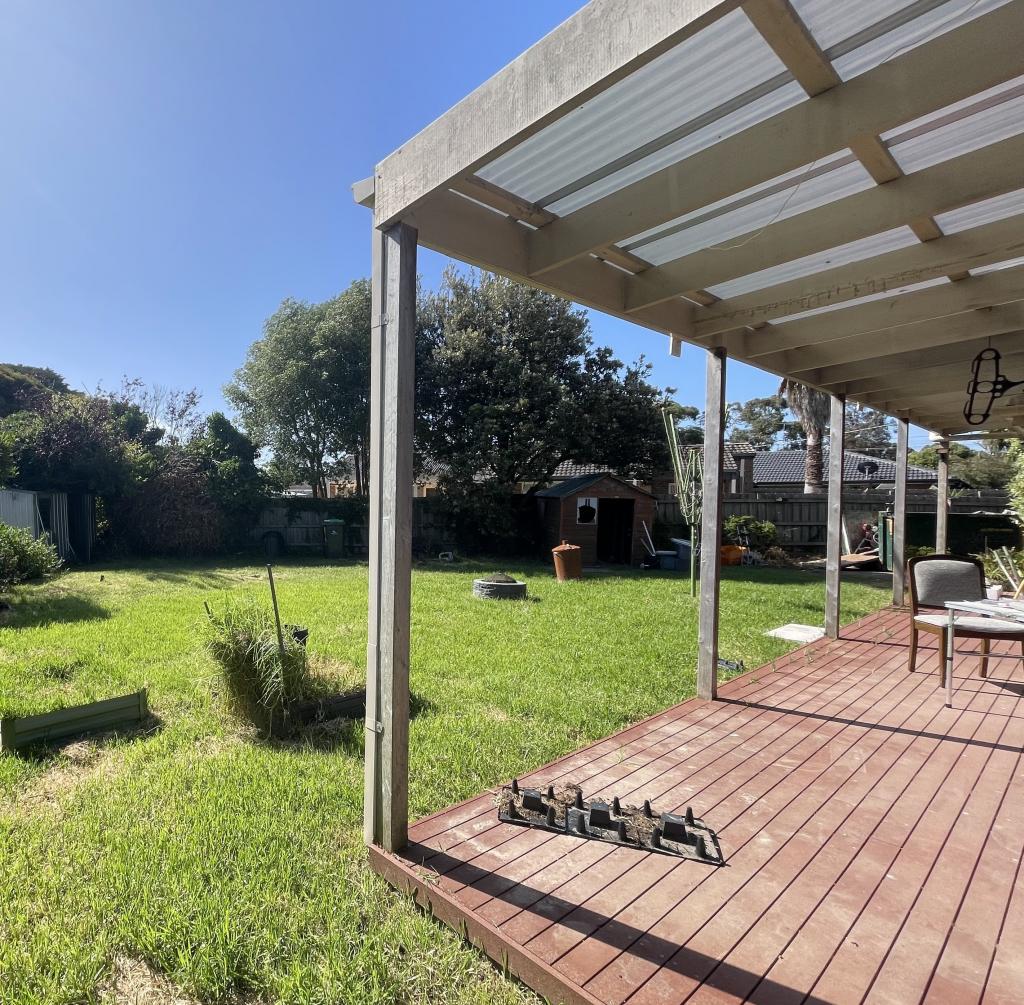 8 TALINGA CT, MORNINGTON, VIC 3931