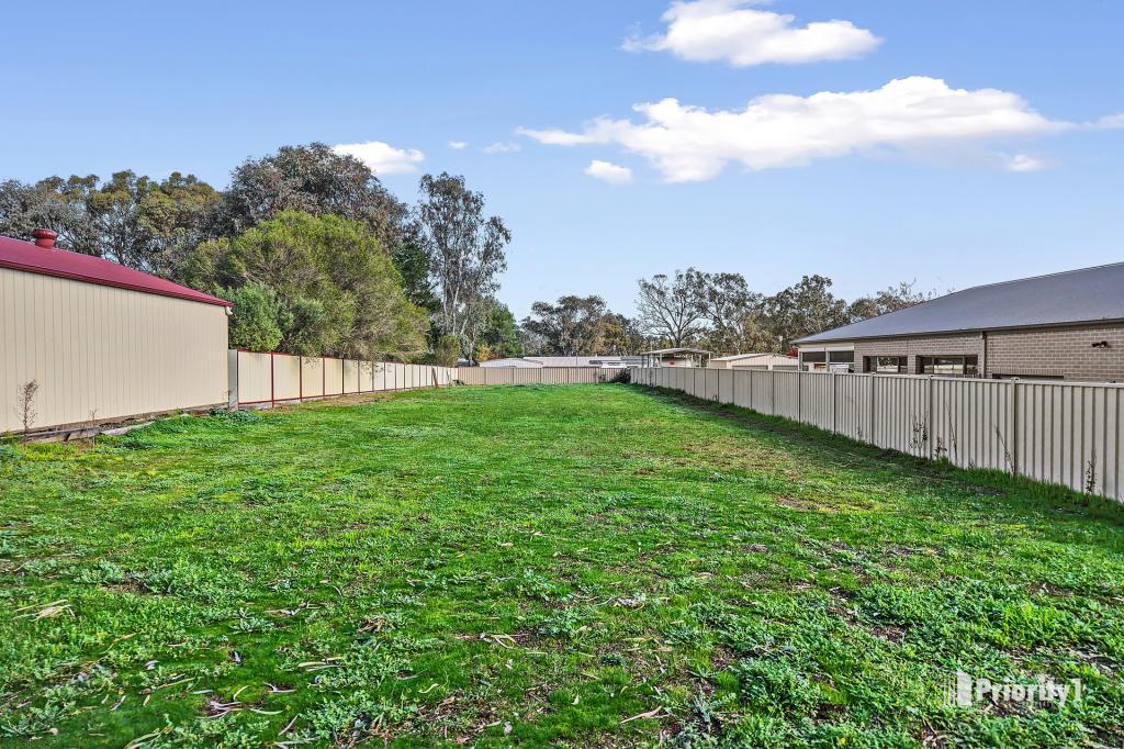 33 Scullys Lane, Heathcote, VIC 3523