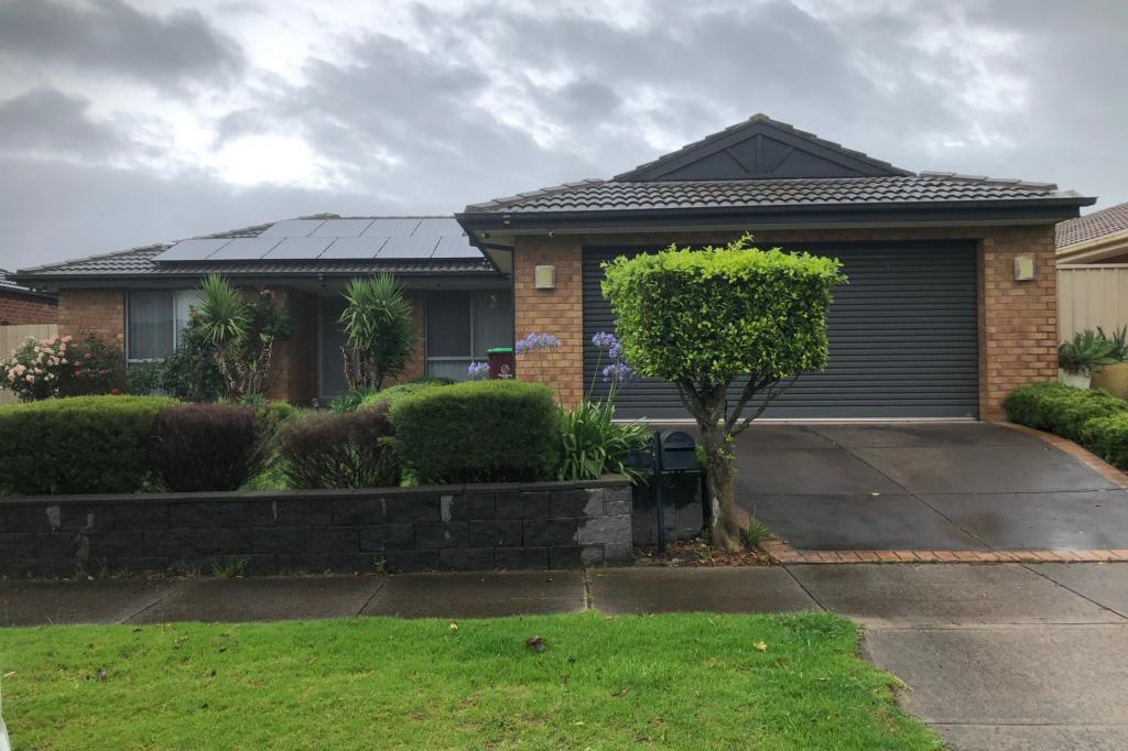 5 ARMOY CL, CRANBOURNE EAST, VIC 3977