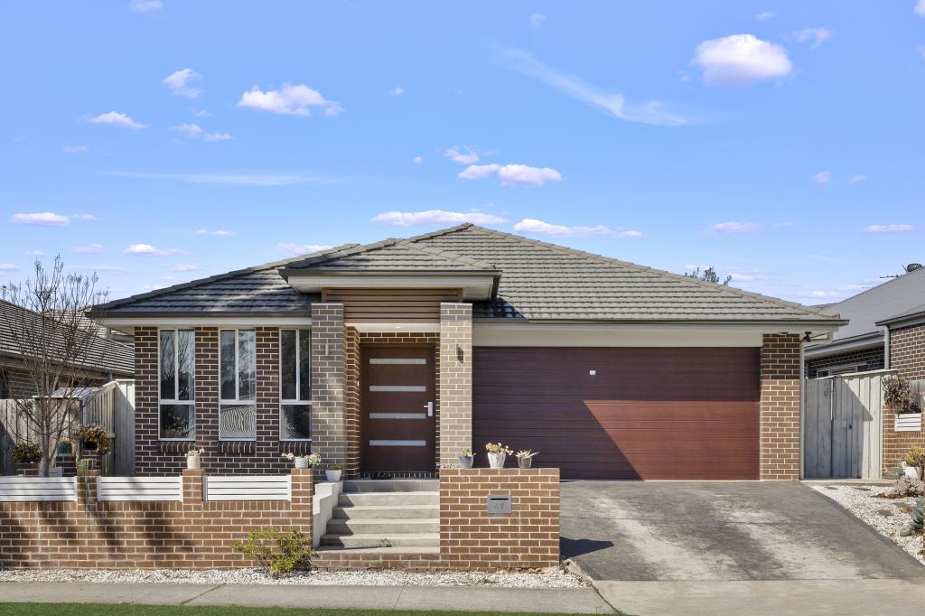 49 Wheatley Dr, Airds, NSW 2560