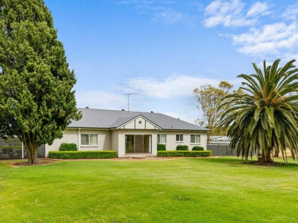65 Burns Rd, Thirlmere, NSW 2572