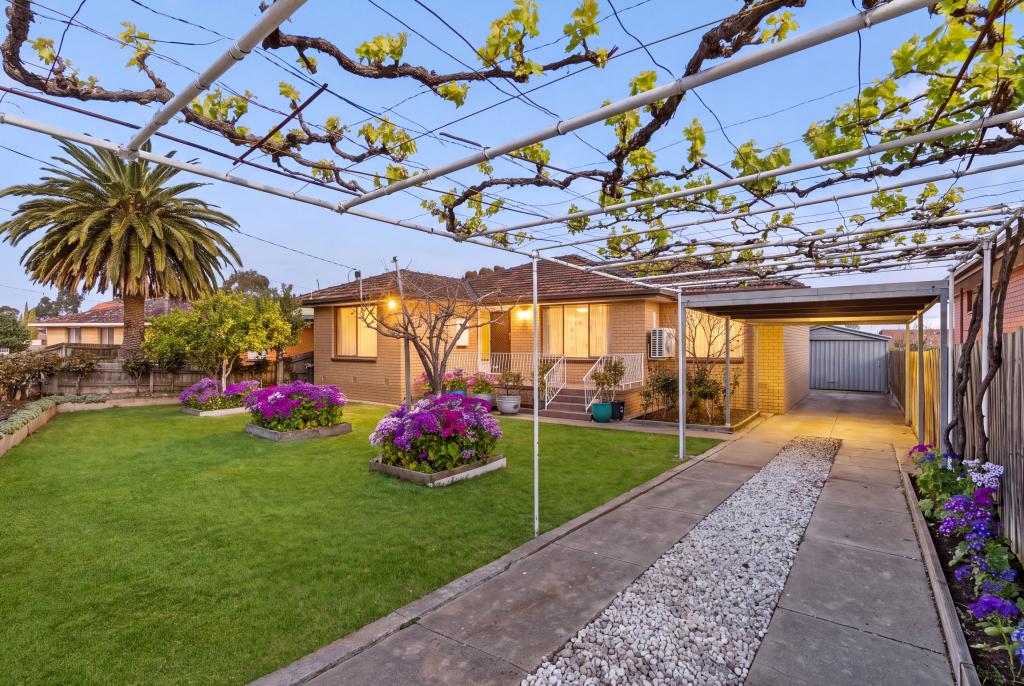 4 SHIPLEY CT, SUNSHINE NORTH, VIC 3020