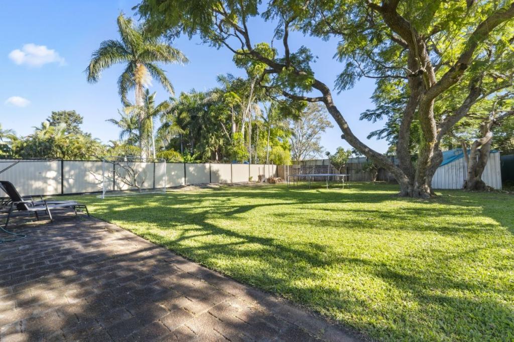 37 RAWLINNA DR, MERMAID WATERS, QLD 4218