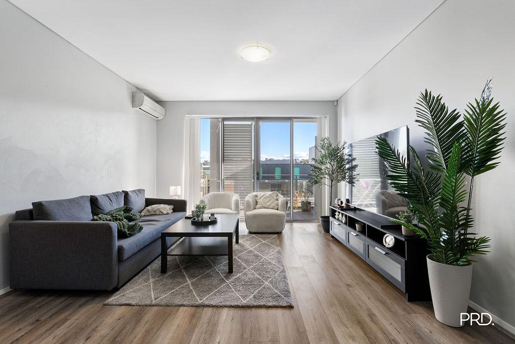 39/56 LAKESIDE PDE, JORDAN SPRINGS, NSW 2747