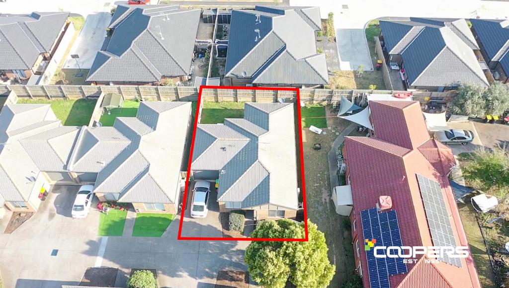 9/4 Austin Pl, Melton South, VIC 3338