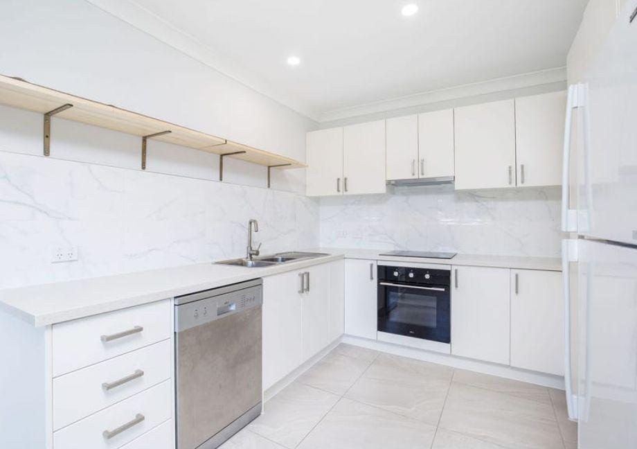 44 Ashgrove Ave, Runaway Bay, QLD 4216