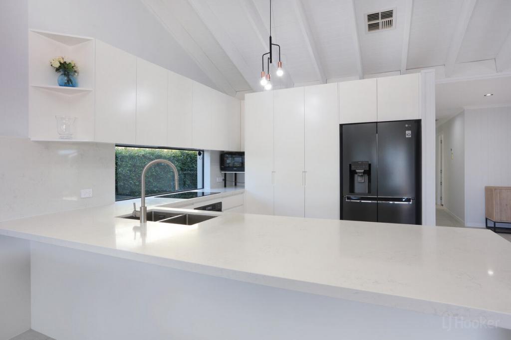 3 Seabreeze St, Paradise Point, QLD 4216