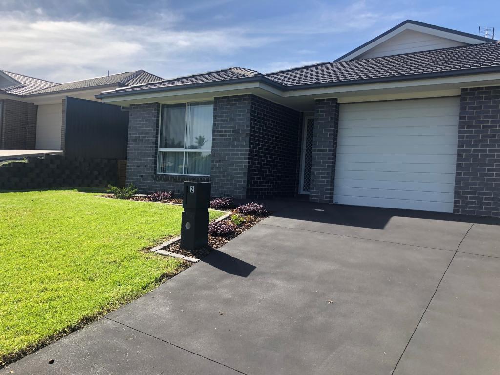 1/2 Halloran Way, Raymond Terrace, NSW 2324