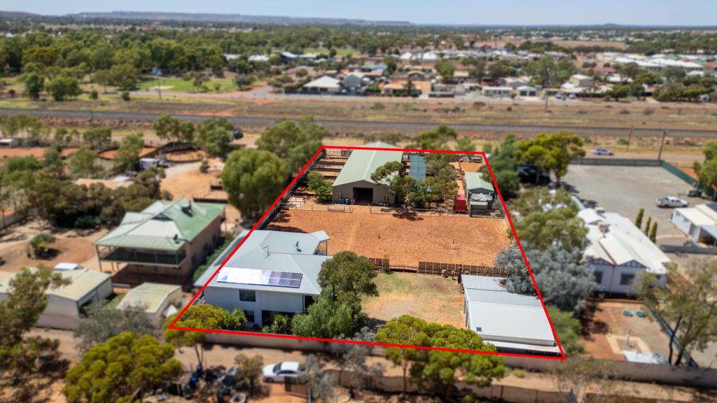 16 Woodley St, West Lamington, WA 6430