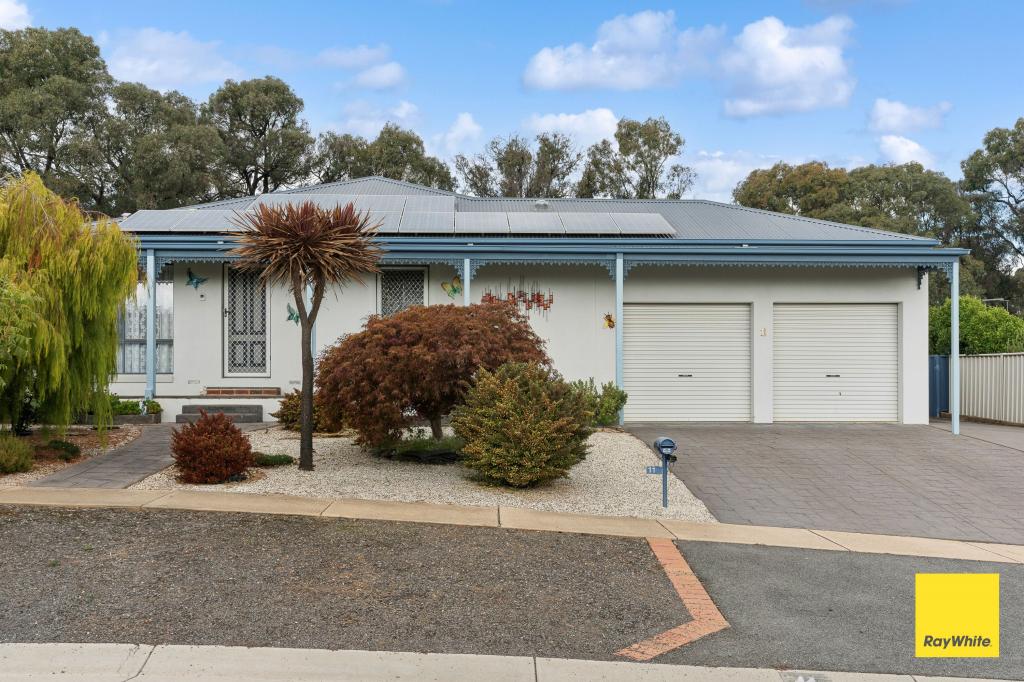 11 Grevillea Ave, Kangaroo Flat, VIC 3555